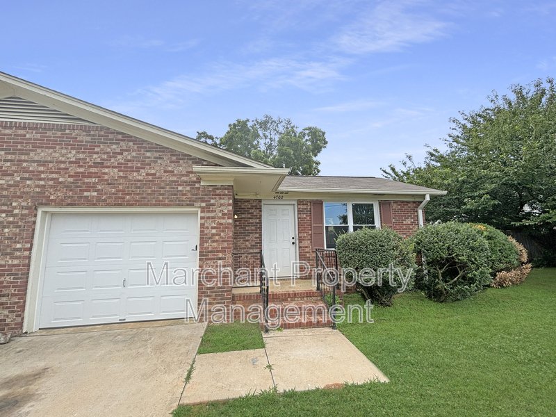 2BR/2BA Beautifully renovated duplex property image