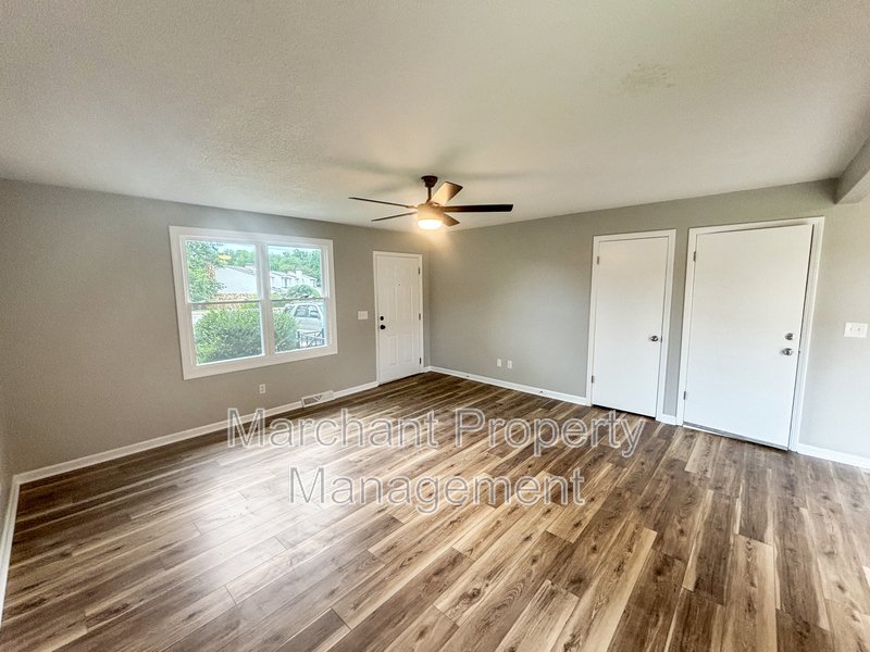 2BR/2BA Beautifully renovated duplex property image