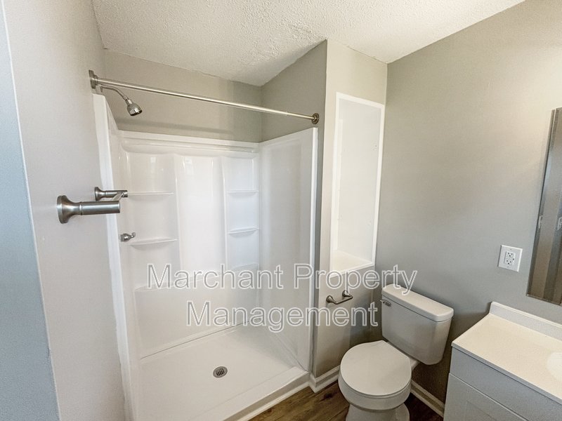 2BR/2BA Beautifully renovated duplex property image