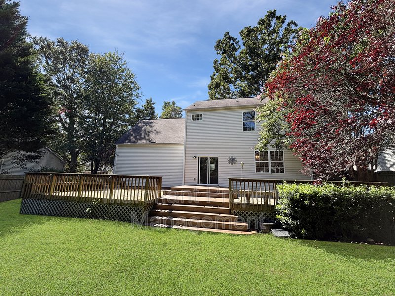 110 Golden Crest Court property image