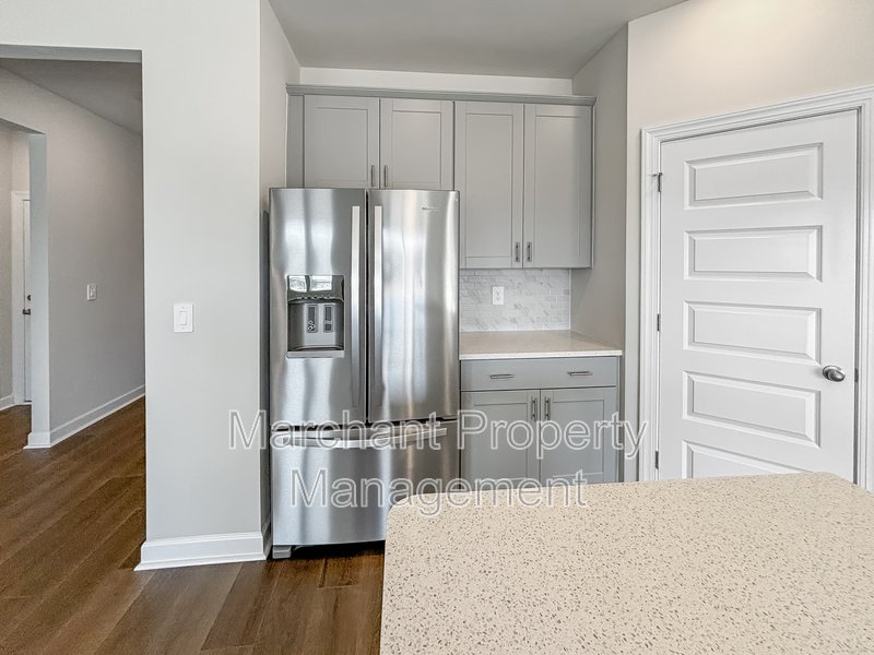 Brand-new modern home with patio, perfect for entertaining property image