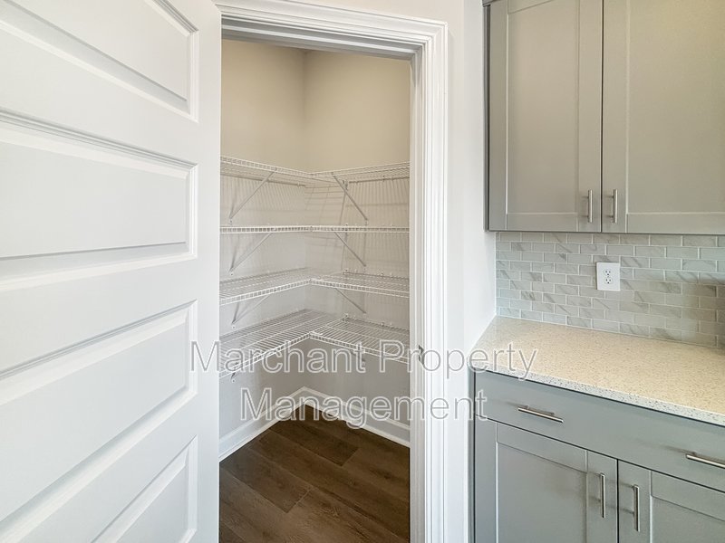 Brand-new modern home with patio, perfect for entertaining property image