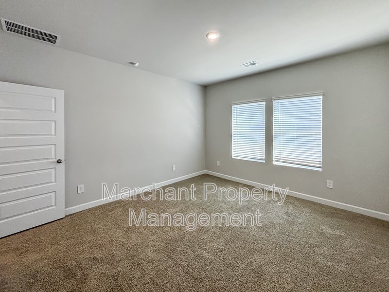 Brand-new modern home with patio, perfect for entertaining property image