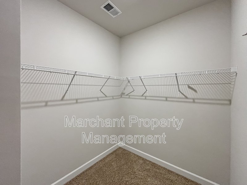 Brand-new modern home with patio, perfect for entertaining property image