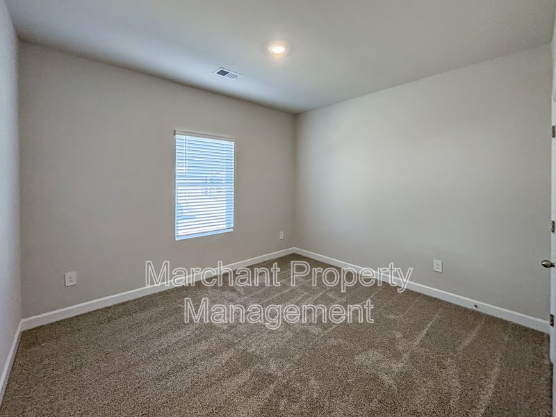 Brand-new modern home with patio, perfect for entertaining property image