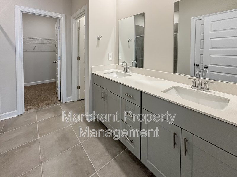 Brand-new modern home with patio, perfect for entertaining property image