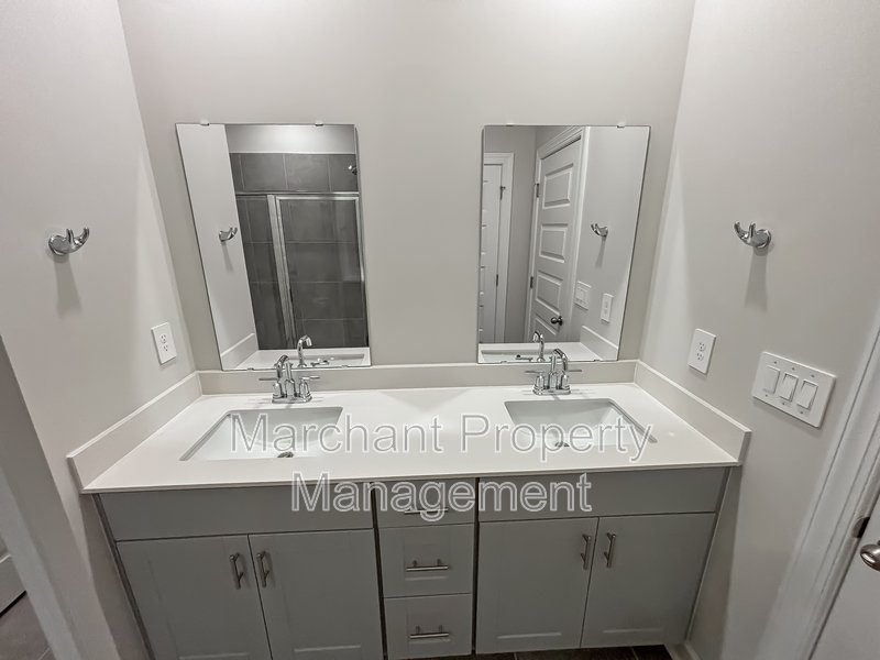 Brand-new modern home with patio, perfect for entertaining property image