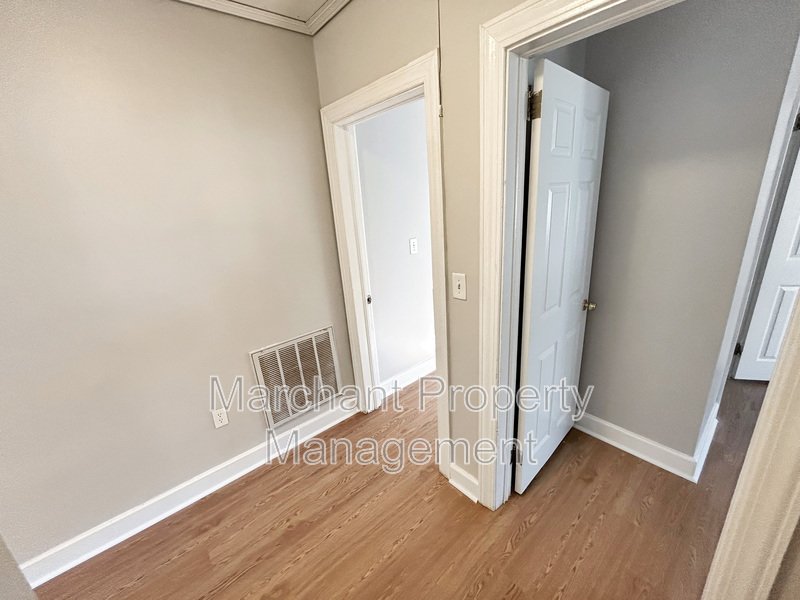 2br, 1 ba in Augusta Road Area property image