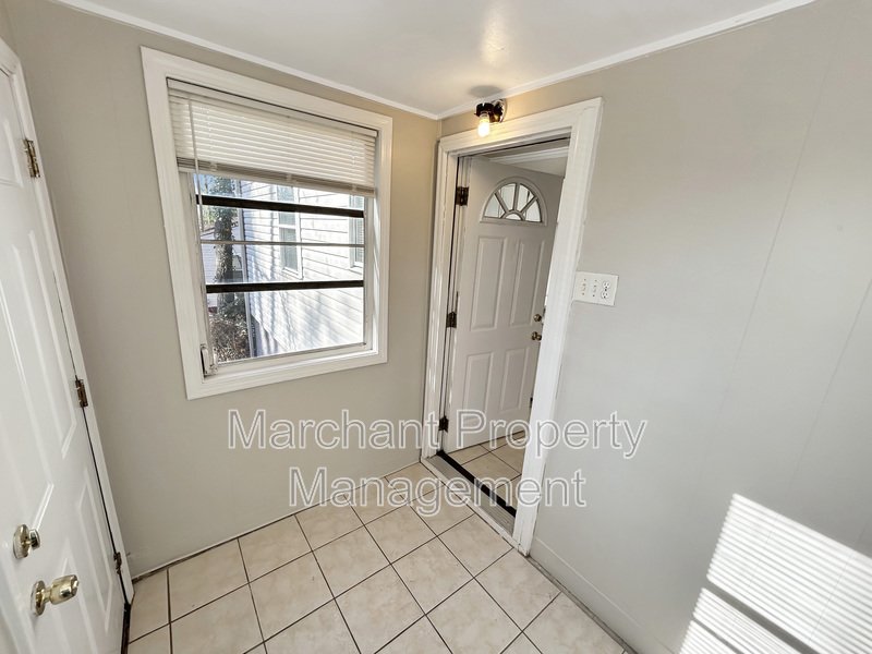 2br, 1 ba in Augusta Road Area property image