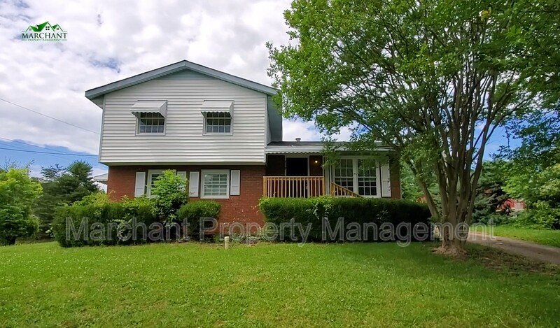 Updated 4BR/2BA in Greer property image