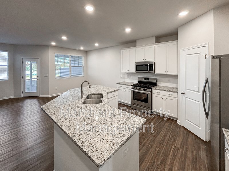 2022 Townhome in desirable Hawkins Park Community! property image