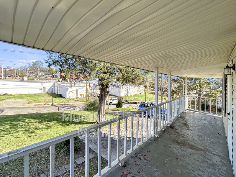 Beautifully remodeled 2 BR house in West Greenville property image