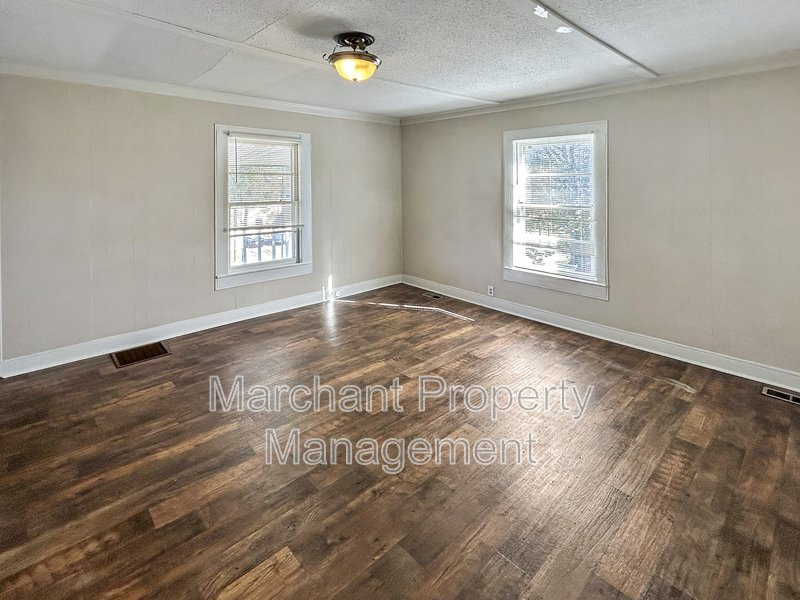 Beautifully remodeled 2 BR house in West Greenville property image