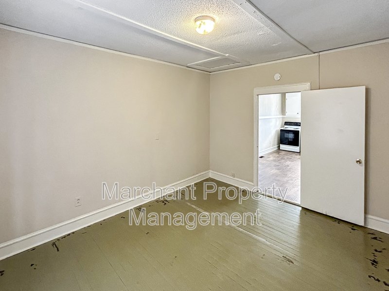 Beautifully remodeled 2 BR house in West Greenville property image