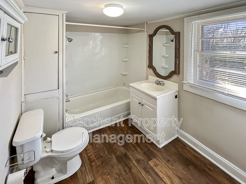 Beautifully remodeled 2 BR house in West Greenville property image