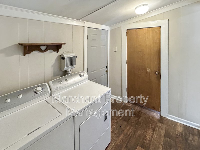 Beautifully remodeled 2 BR house in West Greenville property image