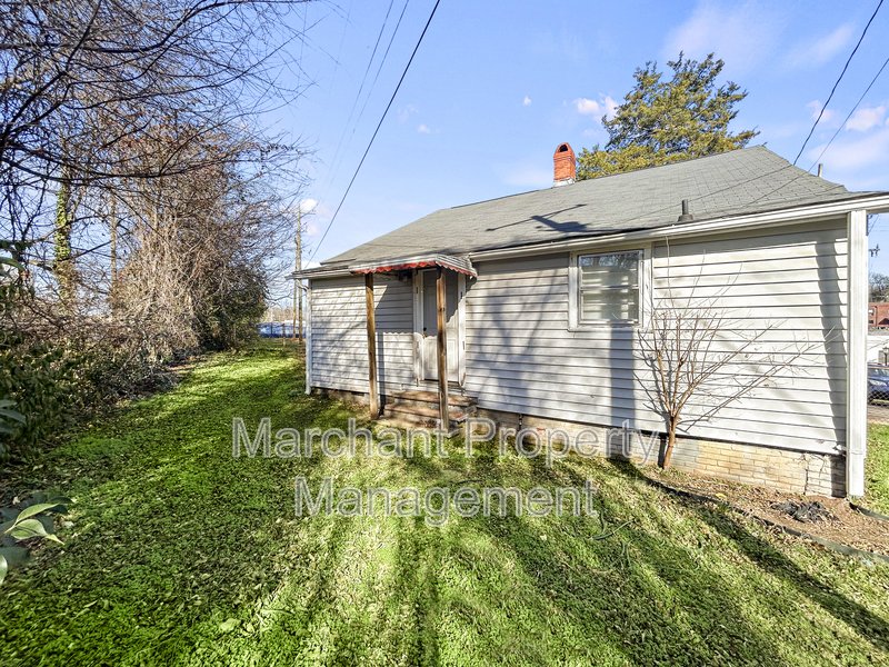 Beautifully remodeled 2 BR house in West Greenville property image