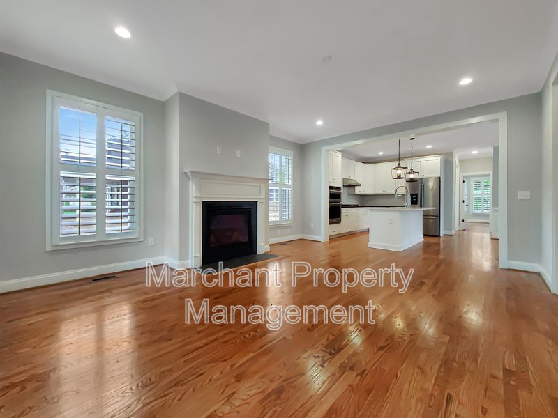 Don't miss out this 3BR, 2.5BA in North Main! property image