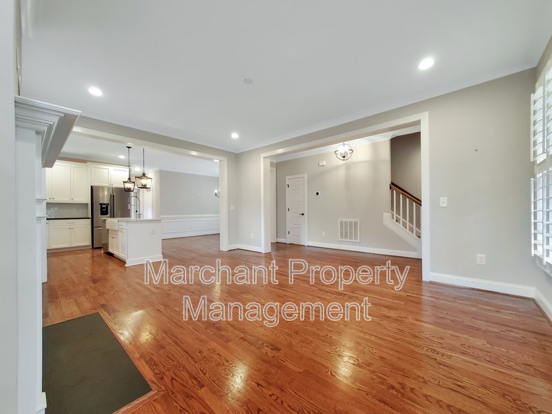 Don't miss out this 3BR, 2.5BA in North Main! property image