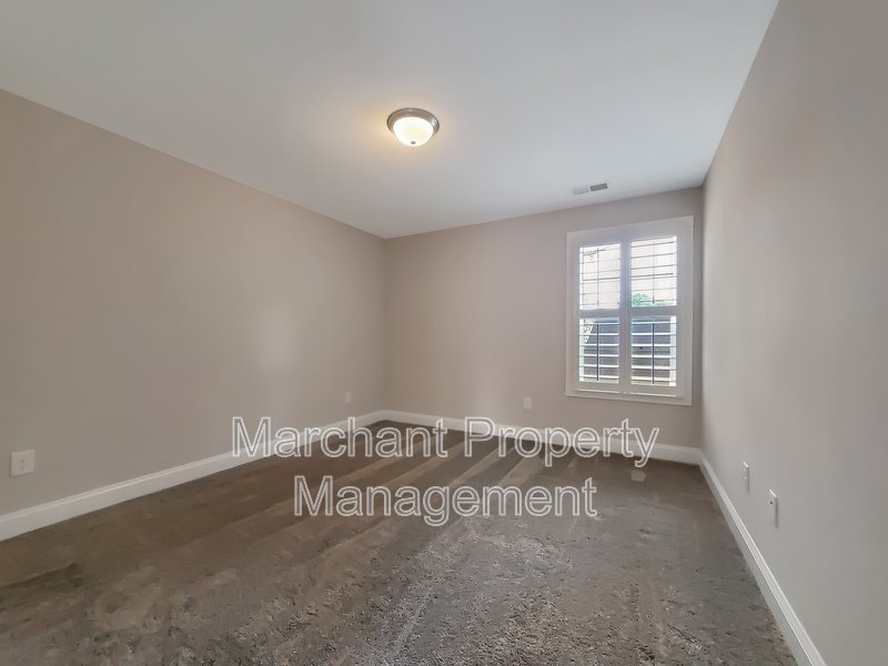 Don't miss out this 3BR, 2.5BA in North Main! property image