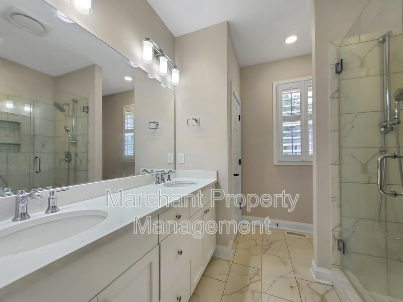 Don't miss out this 3BR, 2.5BA in North Main! property image