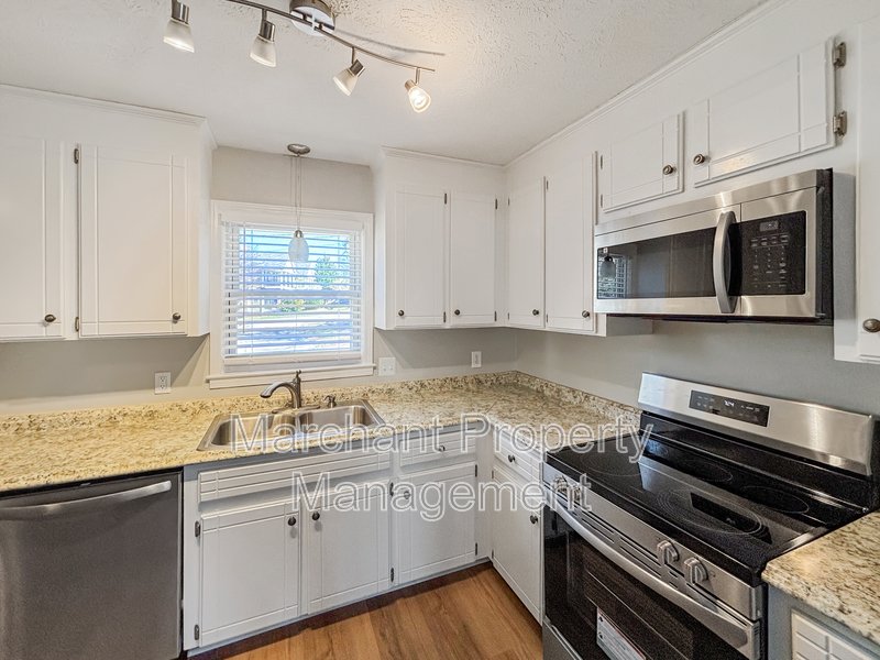 231 Batesview Drive property image