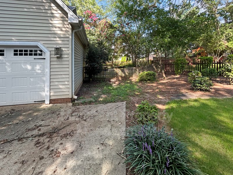 7 Waxwing Court property image