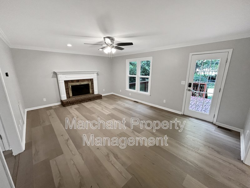 7 Waxwing Court property image