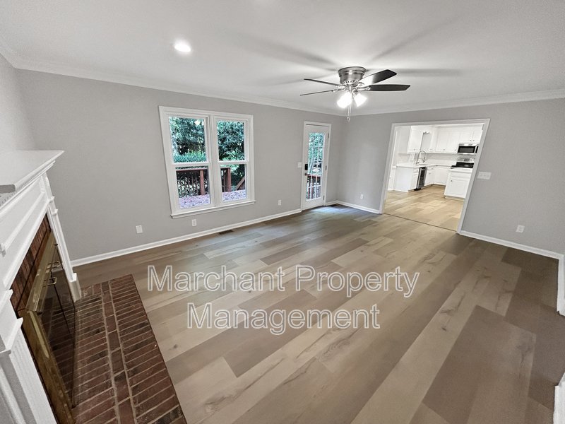 7 Waxwing Court property image