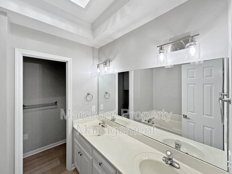 7 Waxwing Court property image