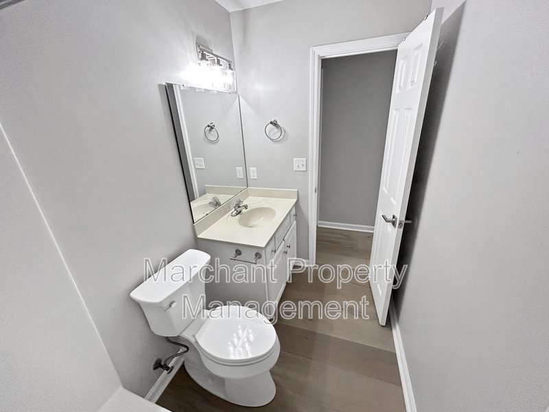 7 Waxwing Court property image