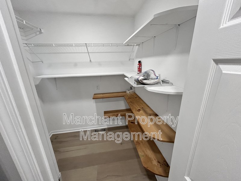 7 Waxwing Court property image