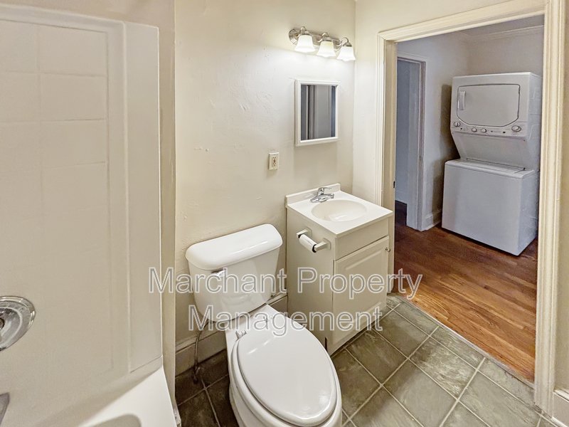 665 Ravenel Street property image