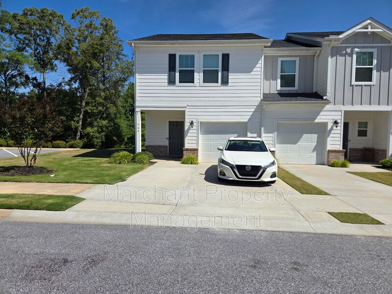 964 Yarn Way property image