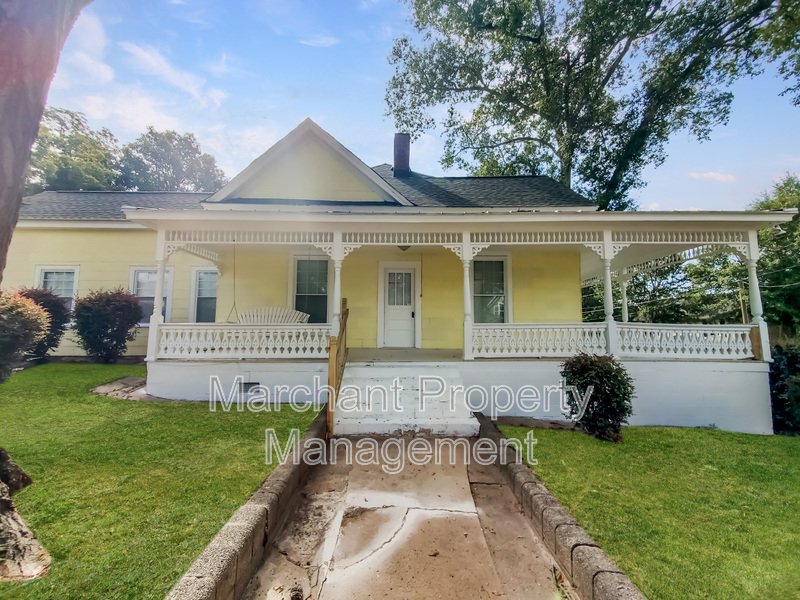 Just minutes from Downtown Greenville property image