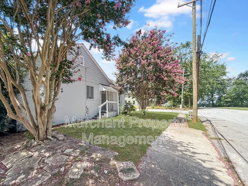 667 Ravenel Street property image