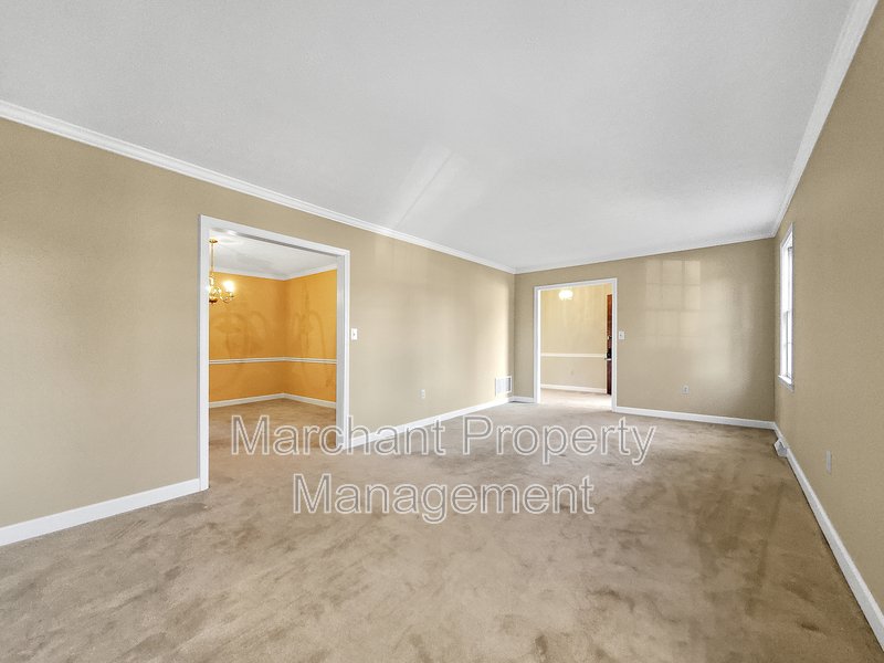 Great 3BR/2BA in Single Family Home! property image