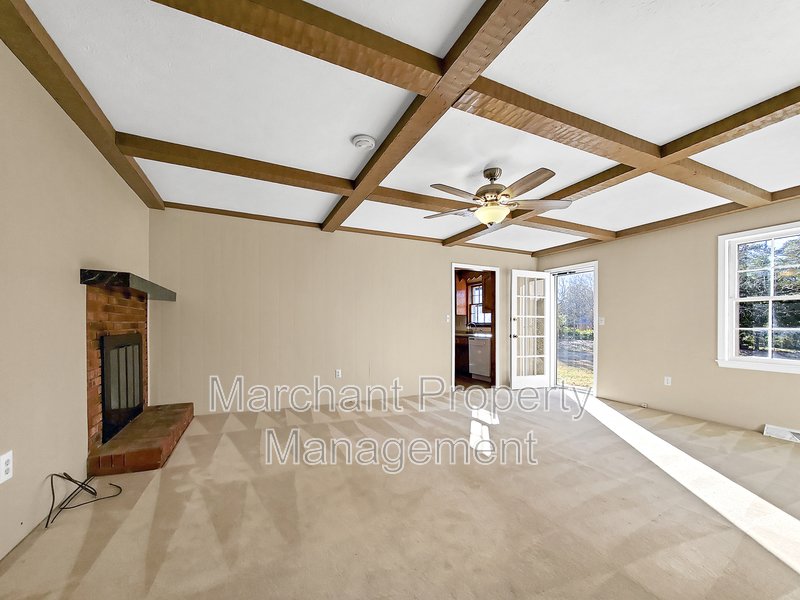 Great 3BR/2BA in Single Family Home! property image