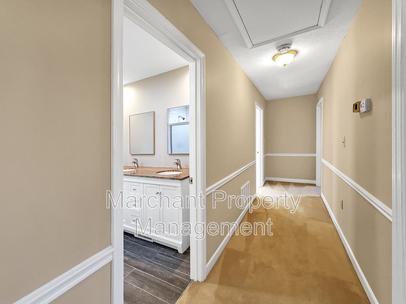 Great 3BR/2BA in Single Family Home! property image