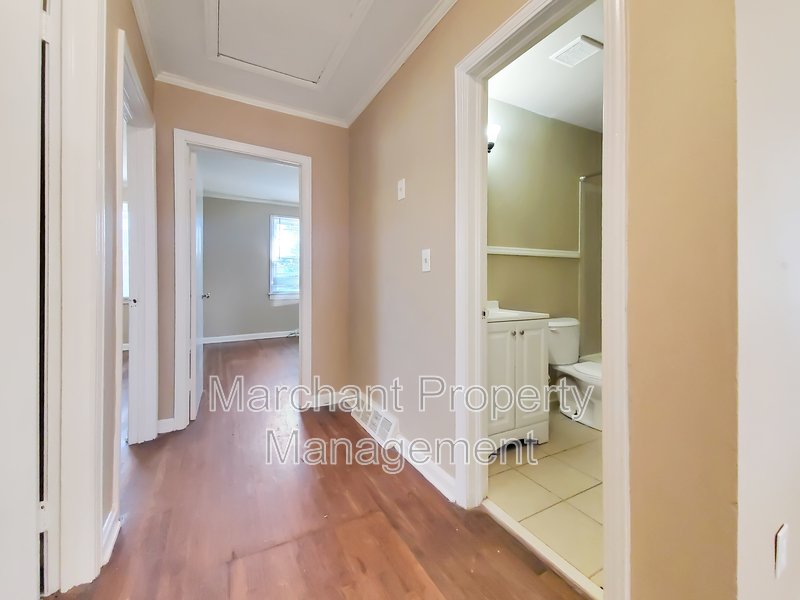 2BR, 1BA in The Old Augusta Rd area property image