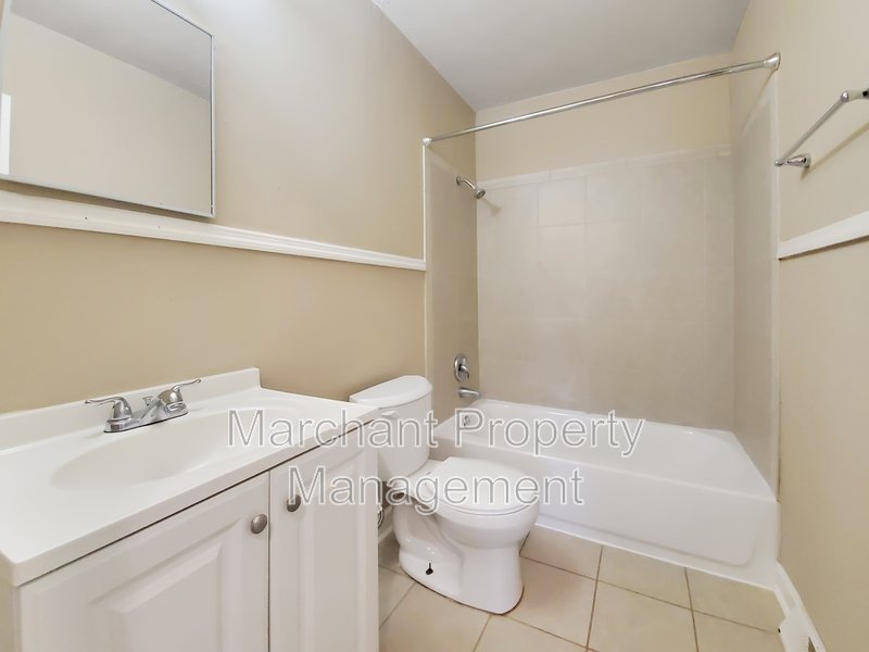 2BR, 1BA in The Old Augusta Rd area property image